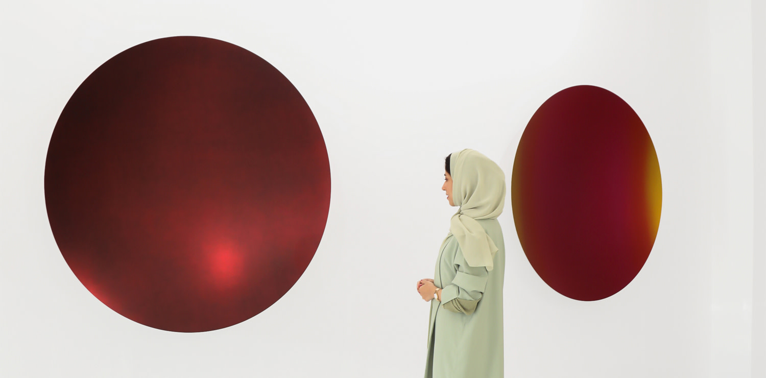Anish Kapoor, Red satin and Black Mist 2019 stainless steel and lacquer in unique work (photo Adham Almalla - courtesy the artist and Galleria Continua)