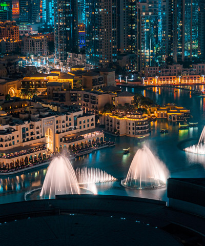 The stunning Dancing Fountain show,  in which the fountains dance to the  rhythm of music 